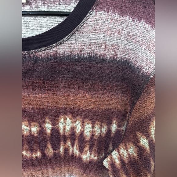 LES SEREIN Rosie Long Sleeve Knit Sweatshirt - Picture 7 of 7